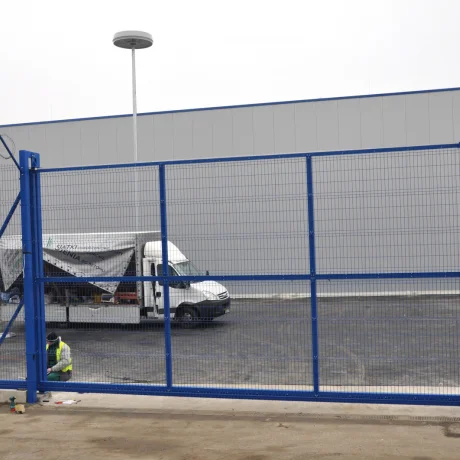 Installation of fences
