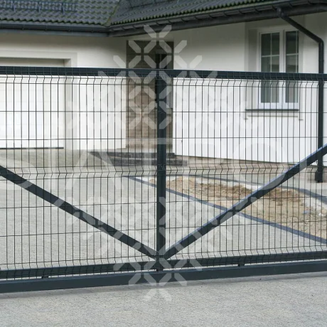 Galeria realizacji bram przesuwnych wypełnionych panelem