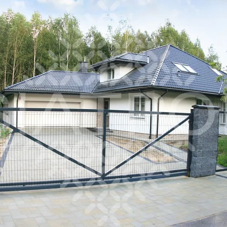 Galeria realizacji bram przesuwnych wypełnionych panelem