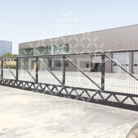 Galeria realizacji bram przesuwnych wypełnionych panelem