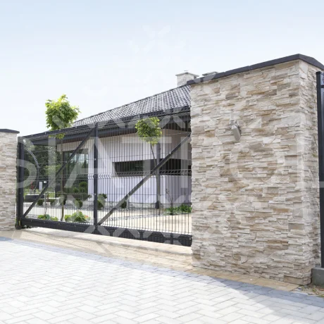Galeria realizacji bram przesuwnych wypełnionych panelem