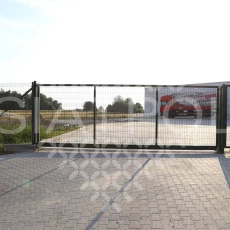 Galeria realizacji bram przesuwnych wypełnionych panelem